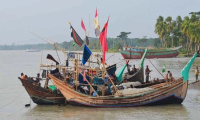 নিষেধাজ্ঞায় থমকে আছে জেলেদের জীবন, বাড়ছে ঋণের বোঝা