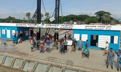 ভোলায় ১০ রুটে লঞ্চ চলাচল বন্ধ