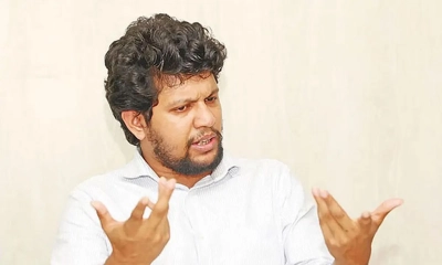 পদ নিয়ে অনিশ্চয়তায় উপদেষ্টা মাহফুজ 