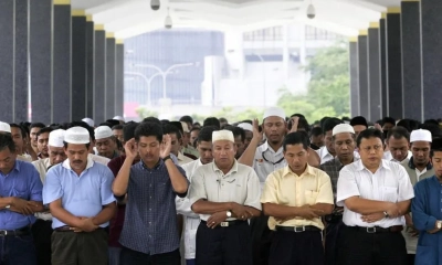 মালয়েশিয়ায় জুমার নামাজ না পড়লে ২ বছর কারাদণ্ড