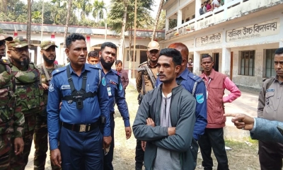 মানিকগঞ্জ-১ আসনে জাল ভোটের অভিযোগে যুবক আটক