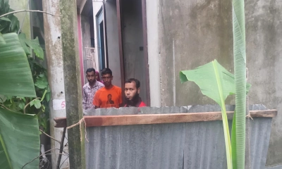 সিংগাইরে চলাচলের রাস্তা বন্ধের অভিযোগ, ক্ষুব্ধ এলাকাবাসী