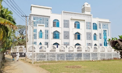 ৮ লাখ টাকা বিদ্যুৎ বিল বকেয়া, দেড় মাস ধরে অন্ধকারে মডেল মসজিদ