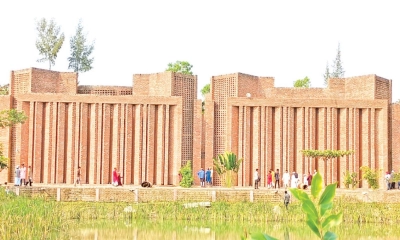 বিস্ময়কর স্থাপত্যকীর্তি শাহ সুজা মসজিদ