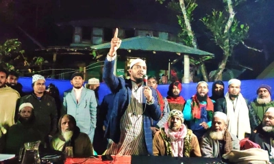 ‘আপনাদের সন্তানদের হাতে অস্ত্র নয়, কোরআন তুলে দিয়েছি’