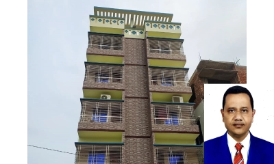 নরসিংদী শহরে অনুমোদনহীনভাবে নির্মিত পাঁচতলা ভবনের মালিক মোবারক হোসেন।      ছবি- রূপালী বাংলাদেশ