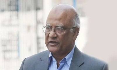চিকিৎসা নিতে লন্ডন গেলেন খন্দকার মোশাররফ