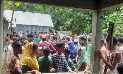 বন্ধুর বাড়িতে যুবক ও বাবার দায়ের কোপে শিশু নিহত