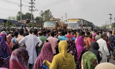 বেতনের দাবিতে ঢাকা-ময়মনসিংহ মহাসড়ক অবরোধ, ২০ কিলোমিটার যানজট