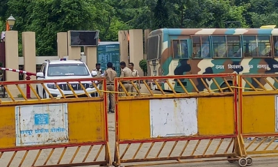 মুম্বাইয়ে ব্যাপক বোমা হামলার হুমকিতে শহরজুড়ে হাই অ্যালার্ট