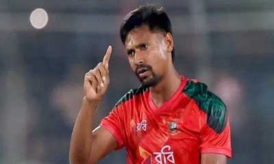 কুশল মেন্ডিসকে ফেরালেন মুস্তাফিজ