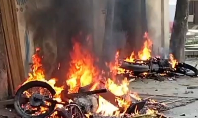 বালু ঘাট নিয়ে ছাত্রদল-এলাকাবাসীর সংঘর্ষ, এক ডজন মোটরসাইকেল পুড়ে ছাই