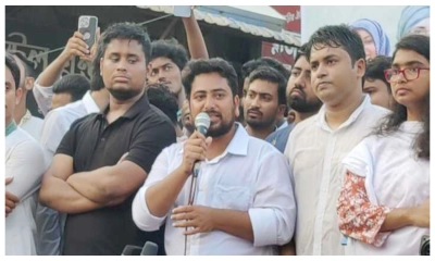 নেত্রকোনা শহরের মোক্তারপাড়া কালেক্টরেট মাঠে এক সংক্ষিপ্ত সমাবেশে বক্তব্য রাখেন  জাতীয় নাগরিক পার্টির (এনসিপি) আহ্বায়ক নাহিদ ইসলাম। ছবি- সংগৃহীত
