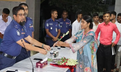 ১২০ টাকায় পুলিশে চাকরি পেলেন ১৭ তরুণ-তরুণী
