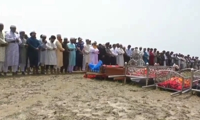 ট্রাক উল্টে নিহত ৯ জনের নওগাঁয় দাফন সম্পন্ন