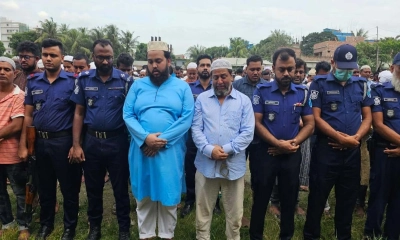 প্যারোলে মুক্তি পেয়ে স্ত্রীর জানাজায় সাবেক কাউন্সিলর মতি