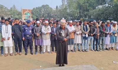 নওগাঁয় ওসমান হাদির গায়েবানা জানাজা অনুষ্ঠিত