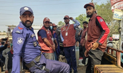 ধামইরহাটে ৫৩ কেন্দ্রে পৌঁছে গেছে ভোটের সরঞ্জাম