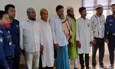 শহীদ মিনারে ফুল দিতে গিয়ে আ.লীগের ৬ নেতাকর্মী গ্রেপ্তার