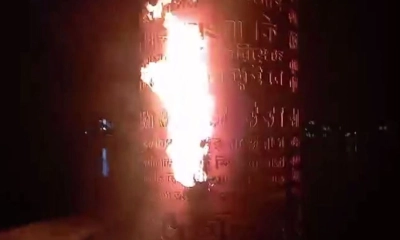 নোয়াখালীতে জুলাই স্মৃতিস্তম্ভে দুর্বৃত্তদের অগ্নিসংযোগ