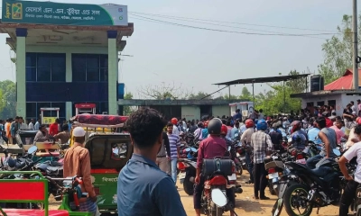 জ্বালানি সংকটে নরসিংদী, পাম্পে যানবাহনের দীর্ঘ লাইন