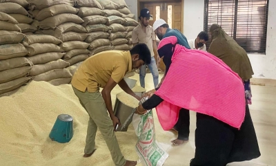 নরসিংদীতে ভিজিএফের চাল বিতরণে দুর্নীতির অভিযোগ
