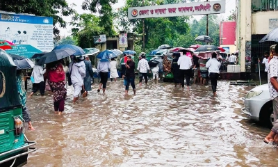 টানা বর্ষণে বিপর্যস্ত নরসিংদীবাসী, জলাবদ্ধতায় স্থবির জনজীবন