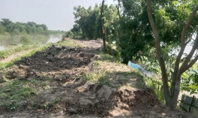 কপোতাক্ষ নদ রক্ষা বাঁধের মাটি কাটার দৃশ্য। ছবি-  রূপালী বাংলাদেশ