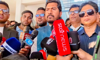 সন্ত্রাসীদের গ্রেপ্তার না করলে নির্বাচন করা সম্ভব নয় : নুর