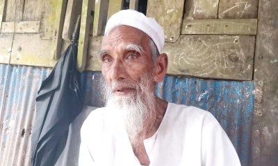 ৩৫ বছরের নারীকে বিয়ের দাবিতে ৭৫ বছরের বৃদ্ধের অনশন