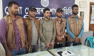 পিরোজপুরে বিদেশি পিস্তল ও গুলিসহ গ্রেপ্তার ১
