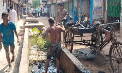 পিরোজপুরে ইউএনওর উদ্যোগে ড্রেন পরিষ্কার