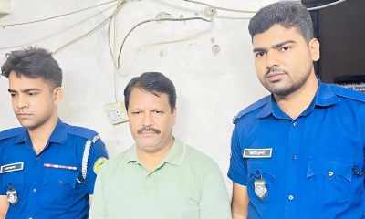 বাকেরগঞ্জে সাবেক মেয়র লোকমান হোসেন ডাকুয়া গ্রেপ্তার