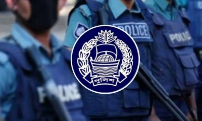 পুলিশের ইউনিফর্ম পরিবর্তন করে প্রজ্ঞাপন জারি