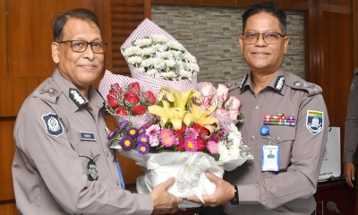 নবনিযুক্ত ও বিদায়ী আইজিপিকে সংবর্ধনা