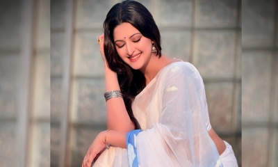 কার সঙ্গে সমুদ্রস্নানে যাচ্ছেন পরীমণি?