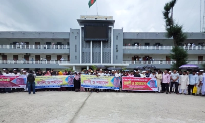 অনির্দিষ্টকালের ধর্মঘটে কর্মচারীরা, পটুয়াখালীতে ডাকসেবা ব্যাহত