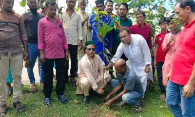 নেত্রকোনায় ওয়েলফেয়ার সোসাইটির প্রতিষ্ঠাবার্ষিকীতে বৃক্ষরোপণ