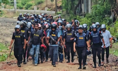 সড়ক কেটে বিচ্ছিন্ন জঙ্গল সলিমপুর, চলছে যৌথবাহিনীর সাঁড়াশি অভিযান