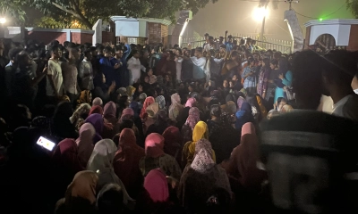 গভীর রাতে উত্তাল রাবি, রাজপথে হাজারো শিক্ষার্থী