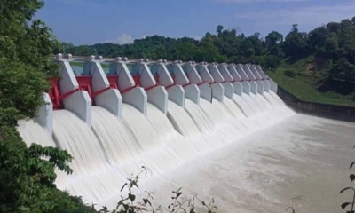 খুলে দেয়া হলো কাপ্তাই বাঁধের ১৬ জলকপাট।  ছবি- সংগৃহীত