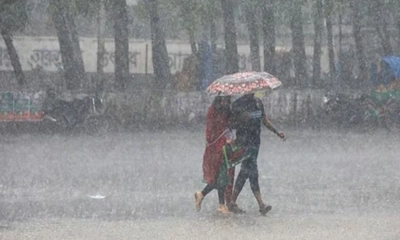 ভোর থেকে ঢাকায় মুষলধারে বৃষ্টি, চলবে কতক্ষণ
