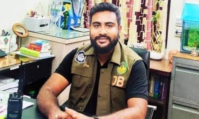 সাবেক এসআই ‘ডিবি হাসান’কে গণপিটুনি দিয়ে পুলিশে সোপর্দ