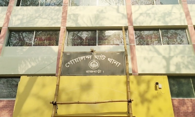 রাজবাড়ীতে বাড়িতে হামলা-গুলিবর্ষণ, অস্ত্রধারীকে ধরতে অভিযানে পুলিশ