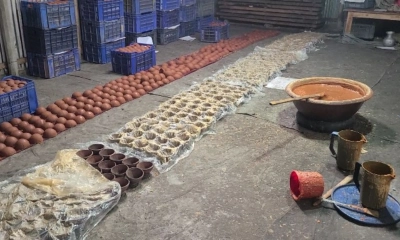 র‍্যাবের অভিযানে রস ছাড়াই তৈরি করা বিপুল পরিমাণ গুড় জব্দ