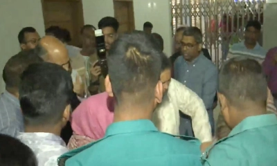 বাসায় ঢুকে বিচারকের ছেলেকে হত্যা, আহত স্ত্রী