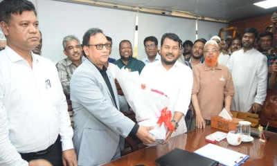 রাসিকের দায়িত্ব গ্রহণ করলেন নবনিযুক্ত প্রশাসক মাহফুজুর রহমান
