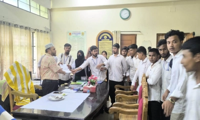৮ দাবিতে রাঙামাটি এটিআই শিক্ষার্থীদের পুনরায় স্মারকলিপি