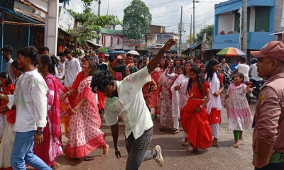 রাণীশংকৈলে সিঁদুর খেলায় শেষ হলো দুর্গোৎসব