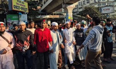 শাহবাগে বাড়ছে ছাত্র-জনতার ভিড়